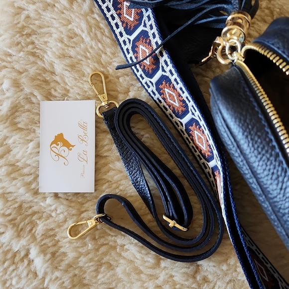 Beautiful NWOT Italian Leather Camera Bag Style Crossbody with Big Strap 🇮🇹 - Picture 7 of 16